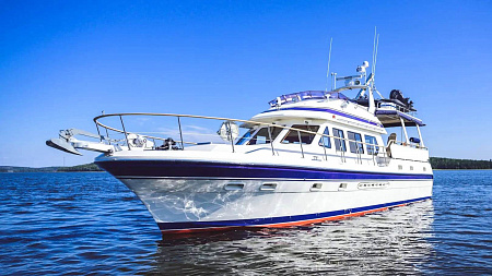 Моторная яхта Trader 535 Signature